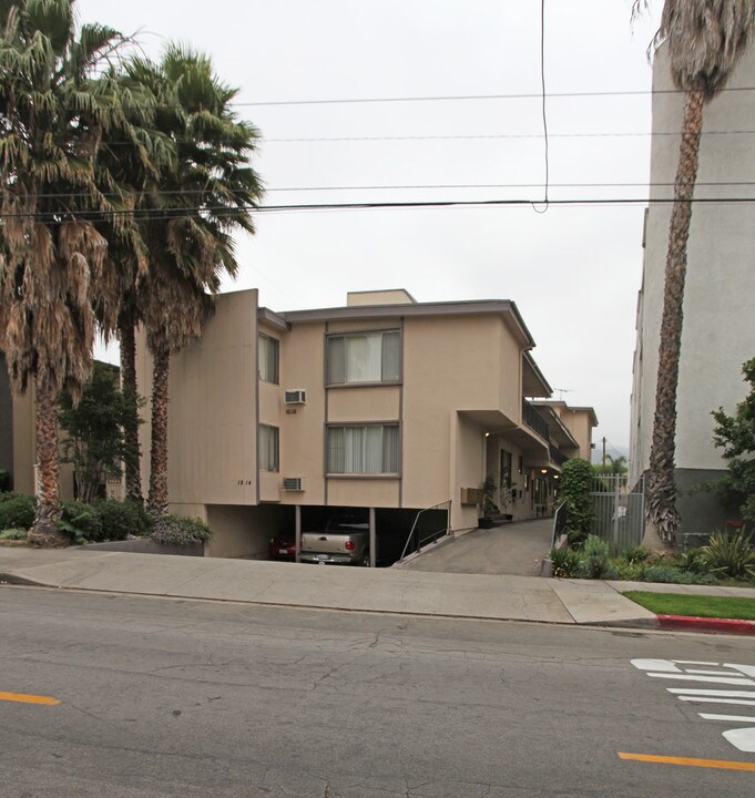 1814 Grismer Ave in Burbank, CA - Foto de edificio