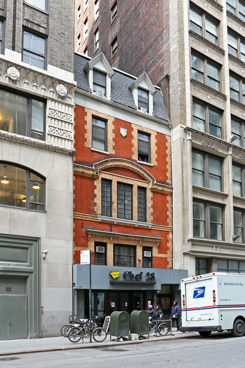 29 E 28th St in New York, NY - Building Photo