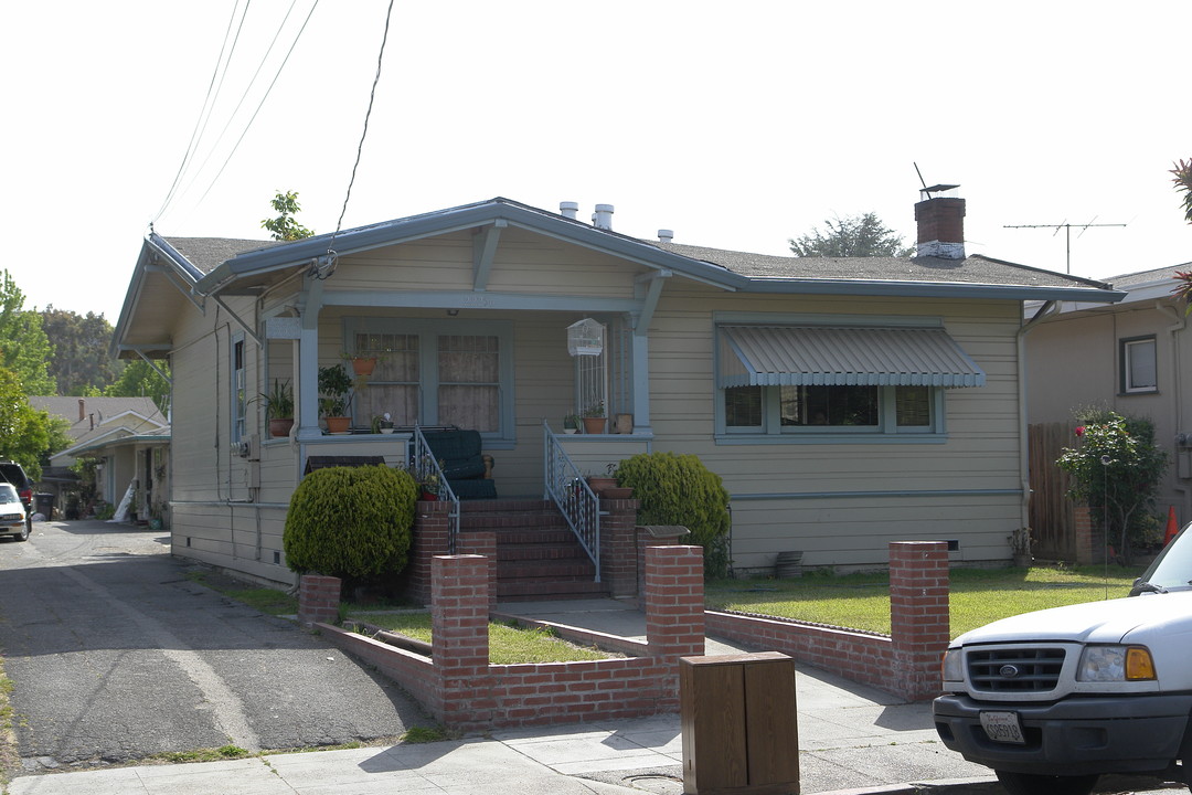 22256 Montgomery St in Hayward, CA - Foto de edificio