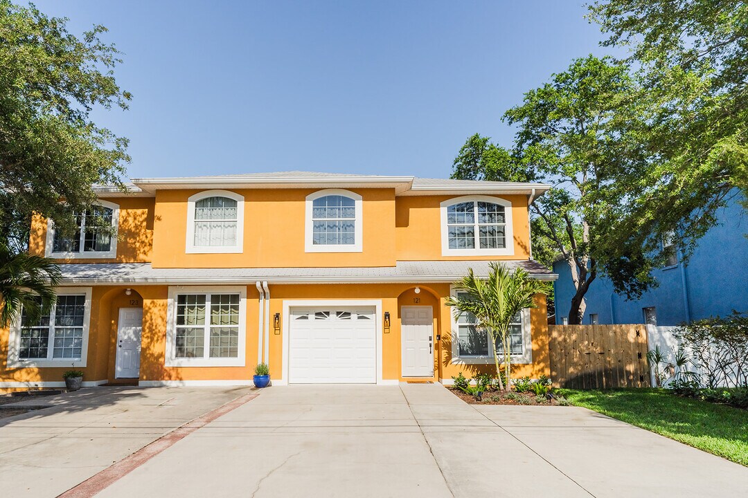 121 Kenwood Ave in Clearwater, FL - Building Photo
