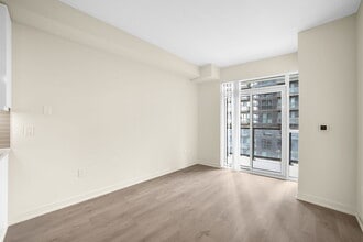 38 Annie Craig Dr in Toronto, ON - Building Photo - Building Photo