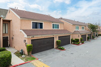 Stonewood Condominiums in Azusa, CA - Foto de edificio - Building Photo