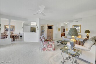 6883 Redbay Park Rd in Naples, FL - Building Photo - Building Photo