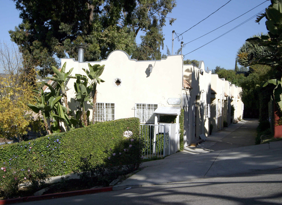 3821 Effie St in Los Angeles, CA - Building Photo