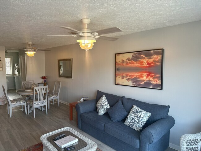 9621 Shore Dr in Myrtle Beach, SC - Building Photo - Building Photo