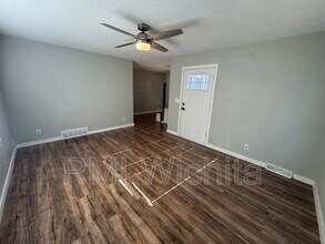 923 N Sheridan St in Wichita, KS - Building Photo - Building Photo