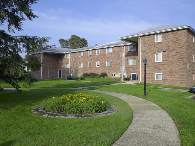 Pine Manor II Apartments in Philadelphia, PA - Foto de edificio - Building Photo