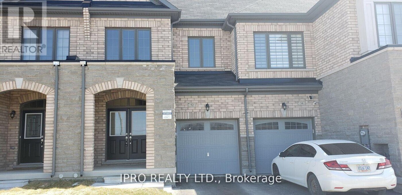 52 Adventura Rd in Brampton, ON - Building Photo