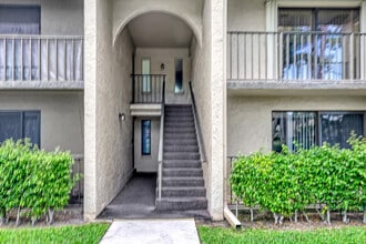 522 Shady Pine Way in Greenacres, FL - Building Photo - Building Photo