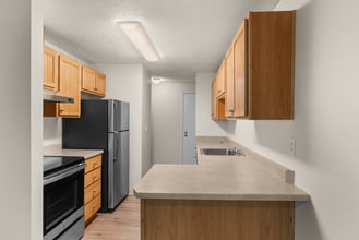Ridgedale Apartments in University Place, WA - Foto de edificio - Building Photo