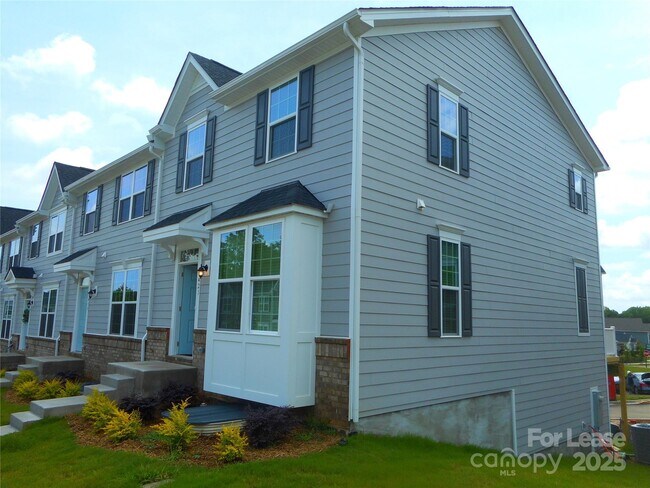 421 Serenity Cir in Cramerton, NC - Building Photo - Building Photo