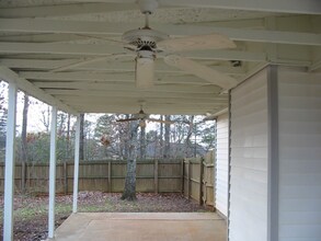 1205 Sunday Ln in Jonesboro, GA - Foto de edificio - Building Photo