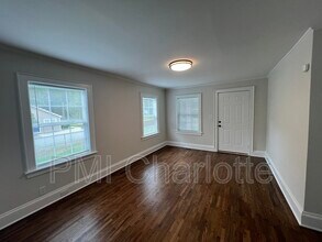 1208 Cloninger Ave in Gastonia, NC - Building Photo - Building Photo