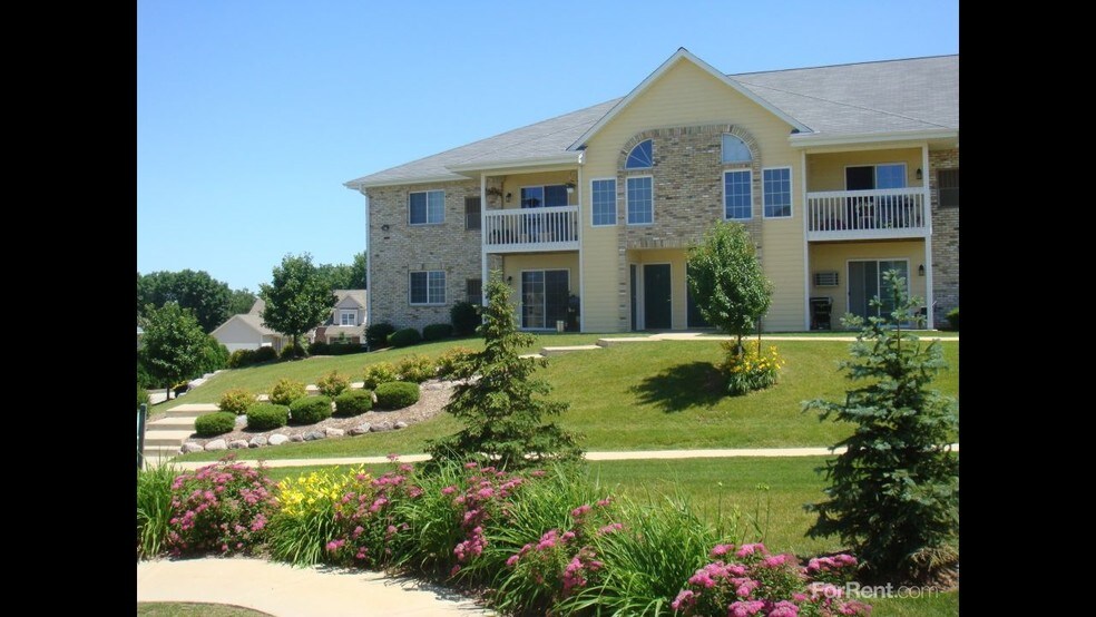 East Terrace Apartments Waukesha, WI Apartments For Rent