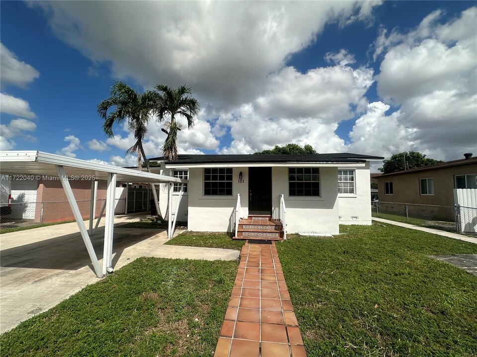 101 E 41st St in Hialeah, FL - Building Photo