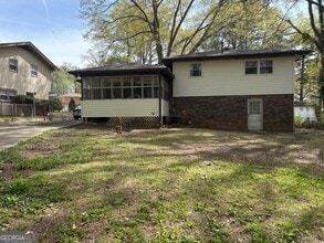5974 Pinecreek Rd in Forest Park, GA - Building Photo - Building Photo