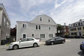 18 Market St in Newburyport, MA - Building Photo - Building Photo