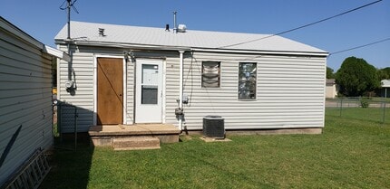 1103 Roosevelt St in Wichita Falls, TX - Foto de edificio - Building Photo