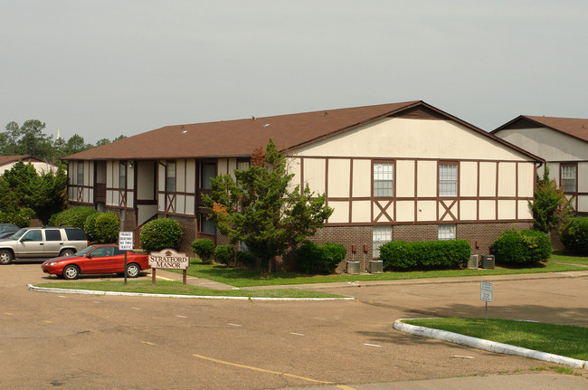 Holly Hill Apartments in Jackson, MS - Building Photo - Building Photo