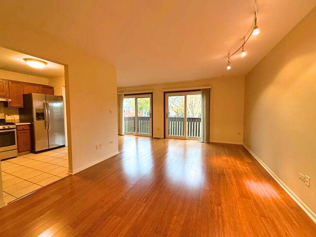 966 Cumberland Ct in Roselle, IL - Building Photo - Building Photo