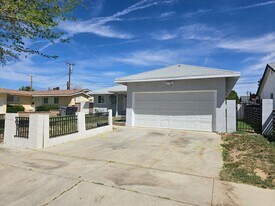 1415 Boyden Ave in Lancaster, CA - Building Photo