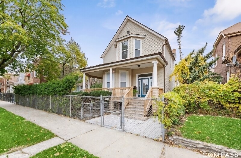 1650 N Tripp Ave in Chicago, IL - Building Photo