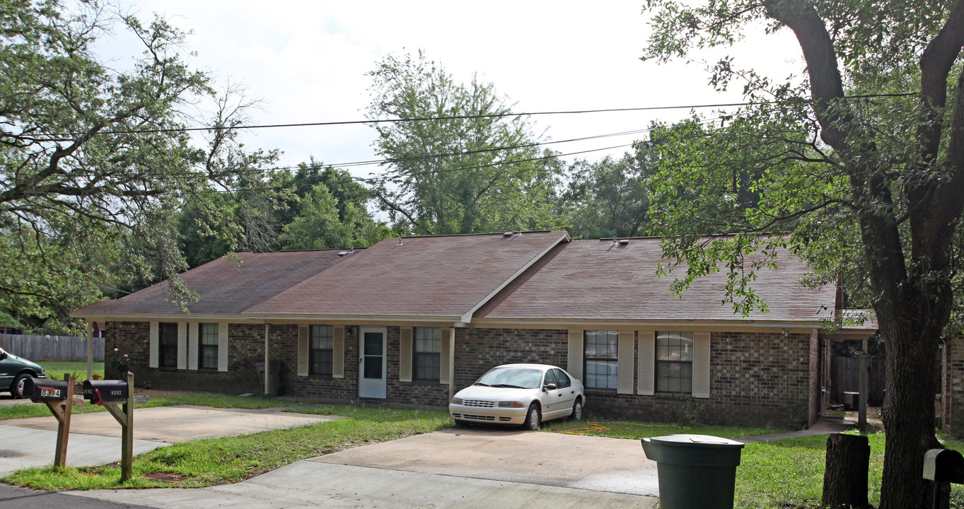 8386-8392 Carl Dean St in Pensacola, FL - Building Photo