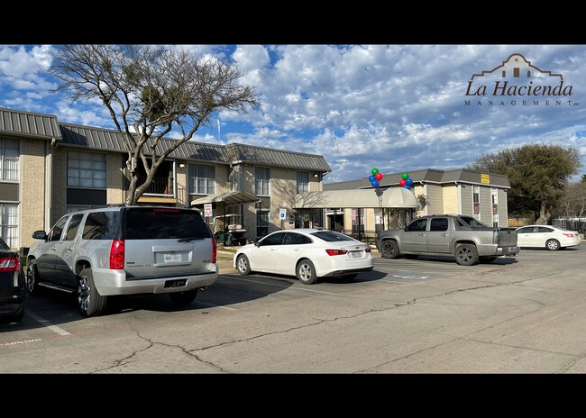 El Rancho Apartments in Dallas, TX - Building Photo - Building Photo