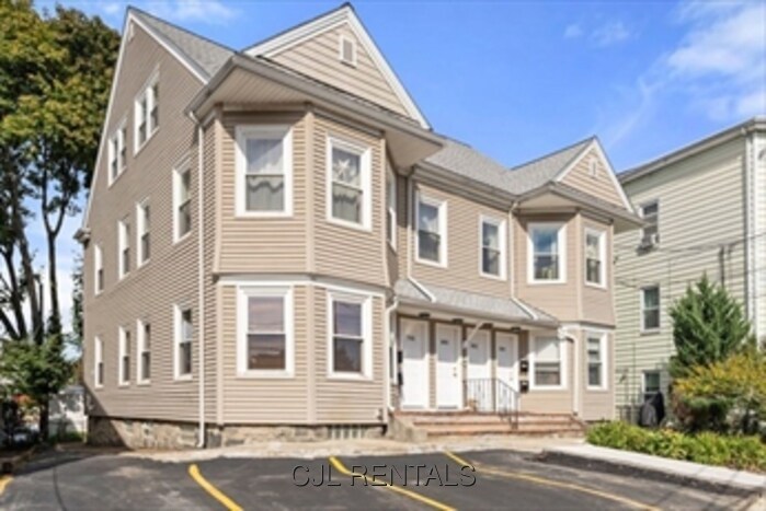 798 Mt Auburn St in Watertown, MA - Building Photo