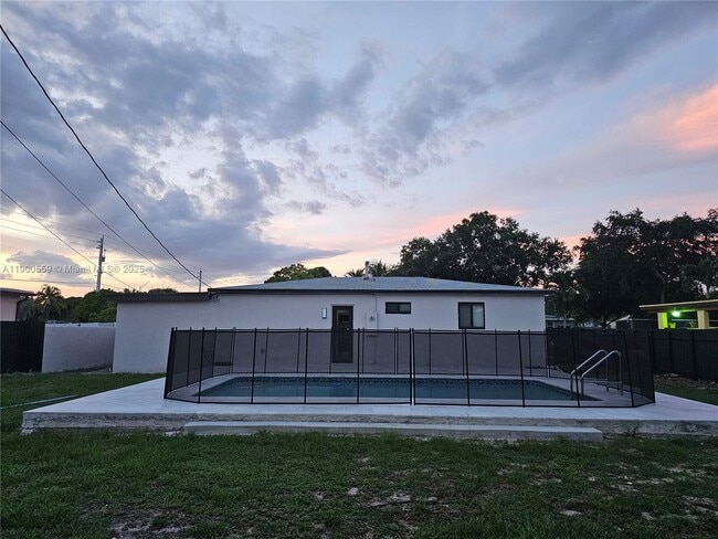 1680 NW 128th St in North Miami, FL - Building Photo - Building Photo
