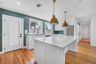 8416 Montridge Dr in Houston, TX - Building Photo - Building Photo