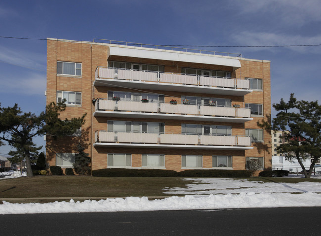 1400 Webb St in Asbury Park, NJ - Foto de edificio - Building Photo