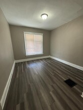 1390 W Woodruff Ave in Toledo, OH - Building Photo - Building Photo