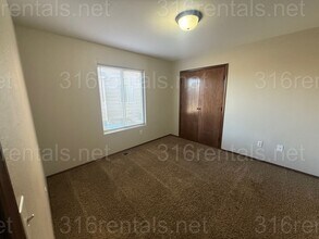 2345 S Goebel Cir in Wichita, KS - Building Photo - Building Photo