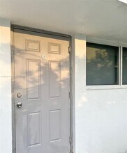 10 NW 77th St in Miami, FL - Building Photo - Building Photo