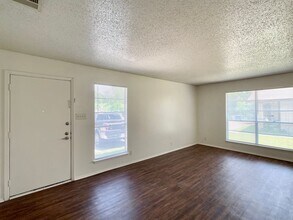 2603 Brickford Cove in Austin, TX - Foto de edificio - Building Photo