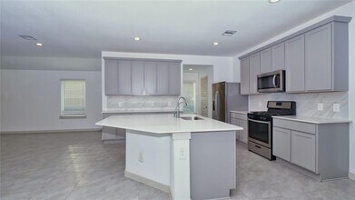 28915 Yachting Pt Ct in Fulshear, TX - Building Photo - Building Photo