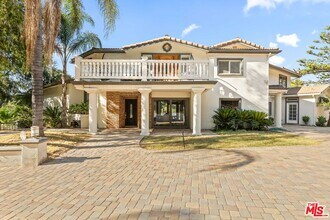 3200 Oakley Dr in Los Angeles, CA - Building Photo - Building Photo