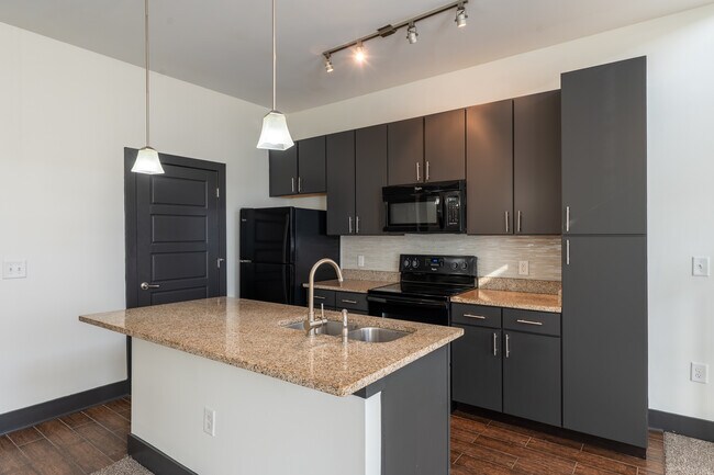 Mezz 42 in Carmel, IN - Foto de edificio - Interior Photo