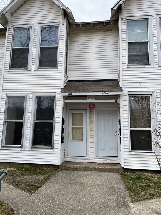 1204 North St, Unit 6 in Lafayette, IN - Foto de edificio