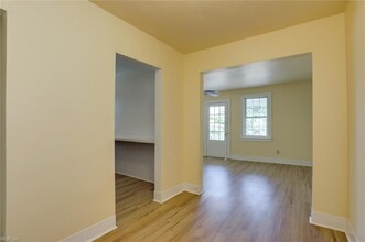 2408 Baltic Ave, Unit 4 in Virginia Beach, VA - Building Photo - Building Photo