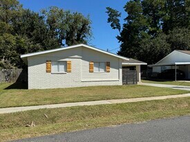 305 Harrell Dr in Lafayette, LA - Building Photo