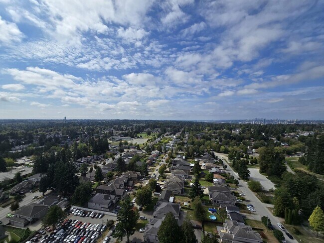 13573-1398A 98a Ave in Surrey, BC - Building Photo - Building Photo