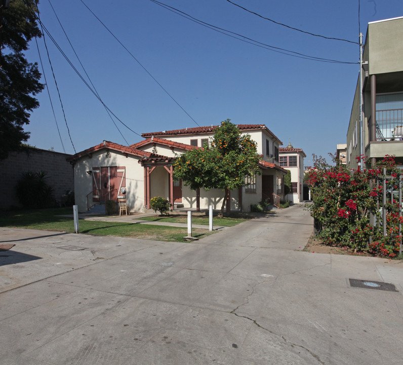 5423 Lexington Ave in Los Angeles, CA - Building Photo