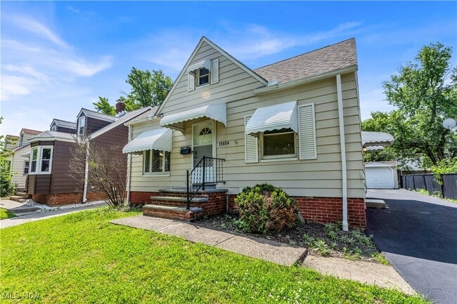 15604 Benhoff Dr in Maple Heights, OH - Building Photo - Building Photo