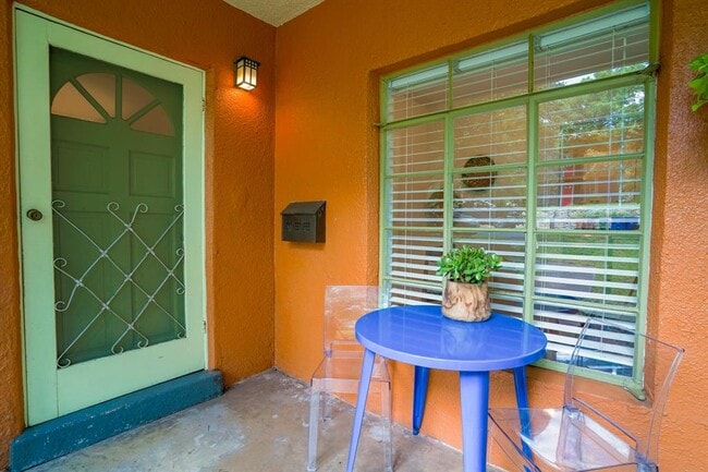 1401 Ashwood Rd in Austin, TX - Building Photo - Building Photo