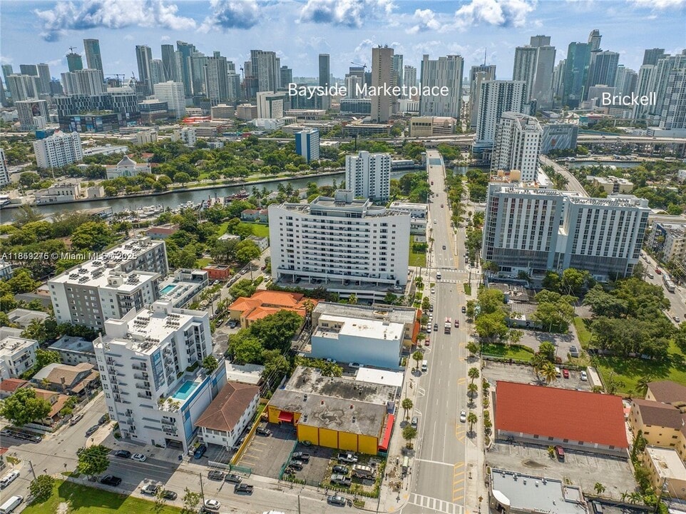 36 NW 6th Ave in Miami, FL - Building Photo