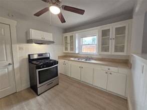 2812 St Emanuel St in Houston, TX - Building Photo - Building Photo