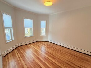 172 Putnam Ave, Unit 2 in Cambridge, MA - Foto de edificio - Building Photo