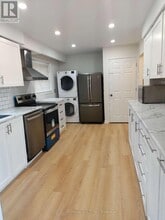 2527 Kingsberry Crescent in Mississauga, ON - Building Photo - Building Photo